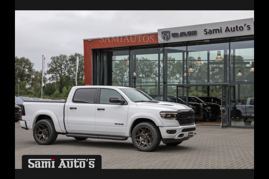 Dodge Ram 1500 HULK | ALL-IN PRIJS ZO ALS AFGEBEELD | 5.7 V8 HEMI 4x4 | LARAMIE NIGHT EDITION | PRIJS MET LPG EN GARANTIE EN DIKKE WIELEN EN WIDEBODY | DUBBELE CABINE | 5 PERSOONS | VOORRAAD NR 2015 - 4725 | DIRECT BESCHIKBAAR |