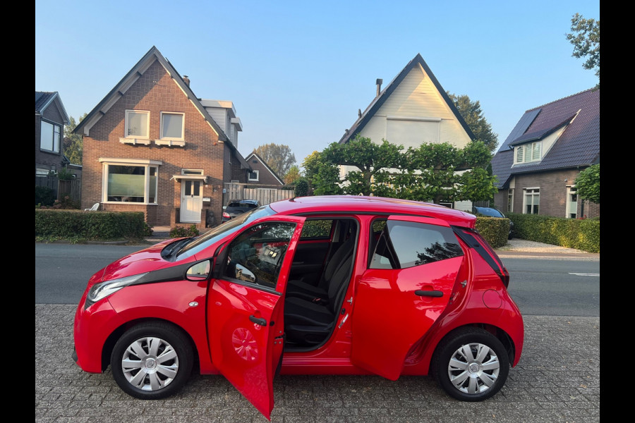 Toyota Aygo 1.0 VVT-i x-fun Exclusive NL-AUTO-NAP.