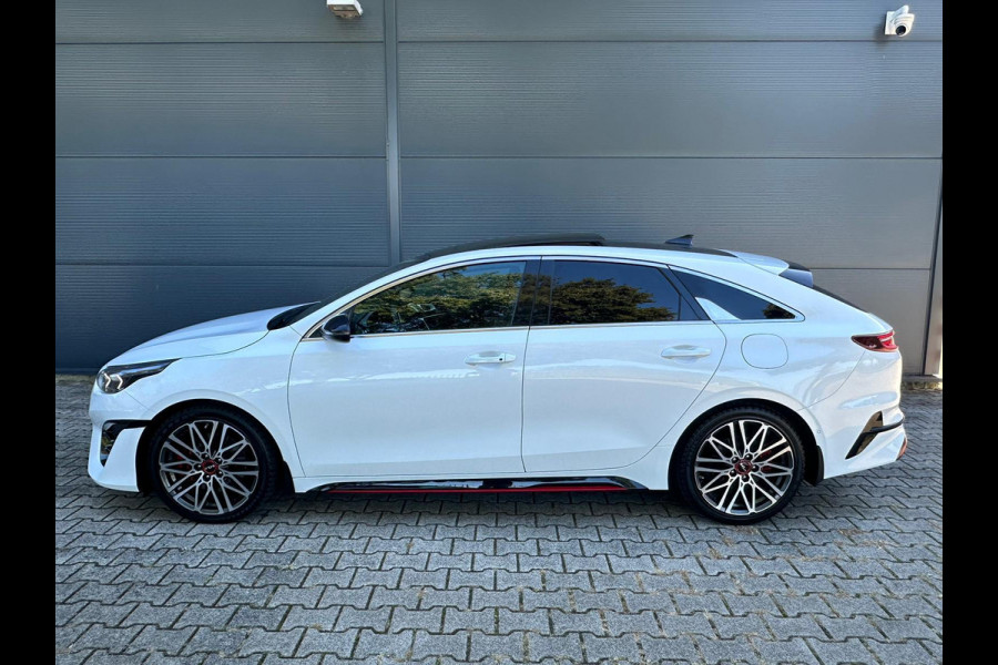 Kia ProCeed 1.6 T-GDi GT / PANO / CARPLAY / JBL / PARELMOER / KEYLESS / CAMERA / MEMORY / VOORRUIT VERWARMING