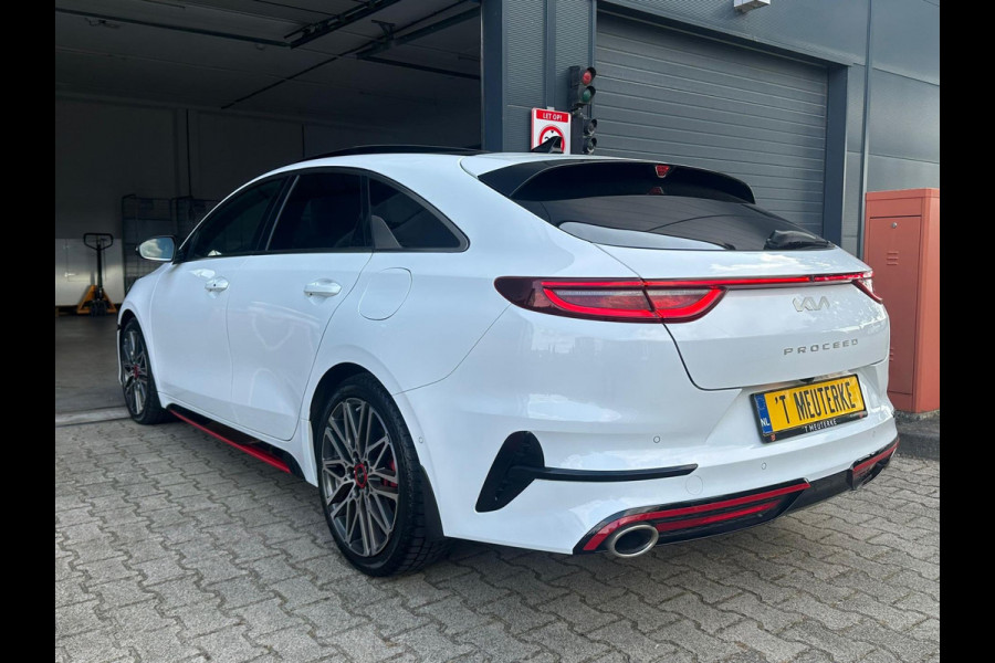 Kia ProCeed 1.6 T-GDi GT / PANO / CARPLAY / JBL / PARELMOER / KEYLESS / CAMERA / MEMORY / VOORRUIT VERWARMING