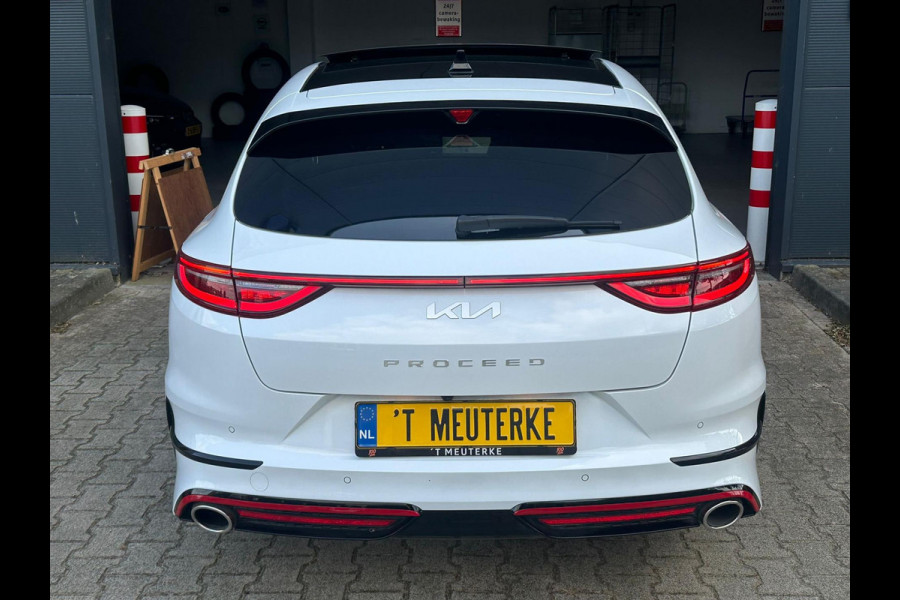 Kia ProCeed 1.6 T-GDi GT / PANO / CARPLAY / JBL / PARELMOER / KEYLESS / CAMERA / MEMORY / VOORRUIT VERWARMING