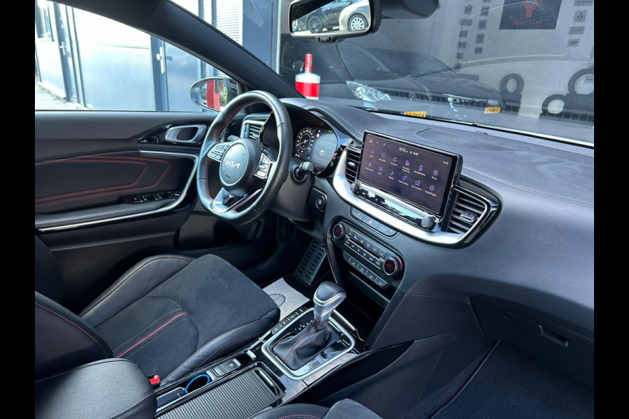 Kia ProCeed 1.6 T-GDi GT / PANO / CARPLAY / JBL / PARELMOER / KEYLESS / CAMERA / MEMORY / VOORRUIT VERWARMING