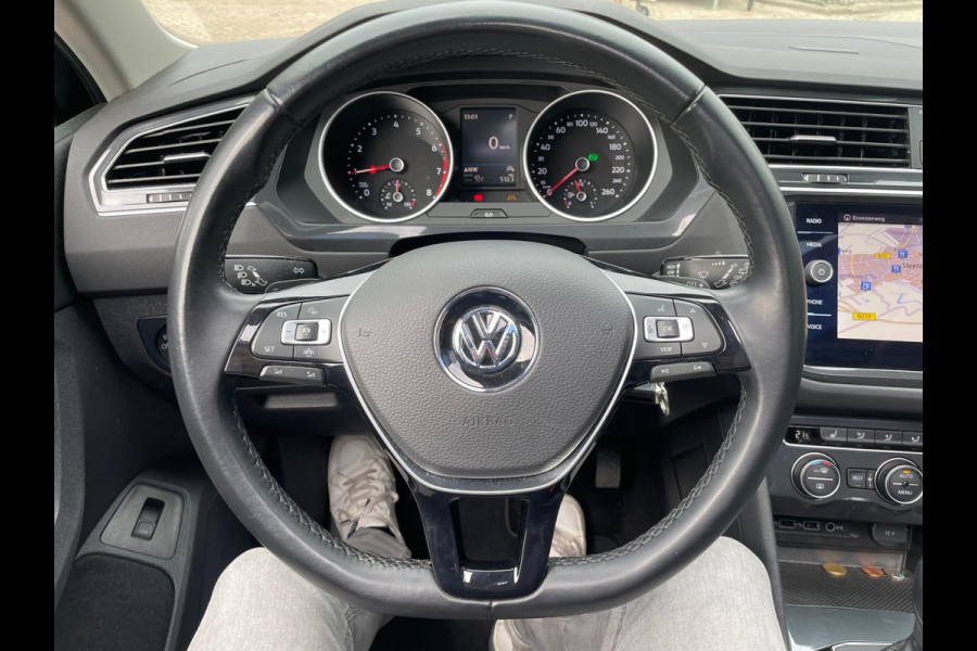 Volkswagen Tiguan 1.5 TSI ACT 150 R-Line Afn. Trekhaak / Pano / LED Plus / Elektr A klep / Adapt cruise