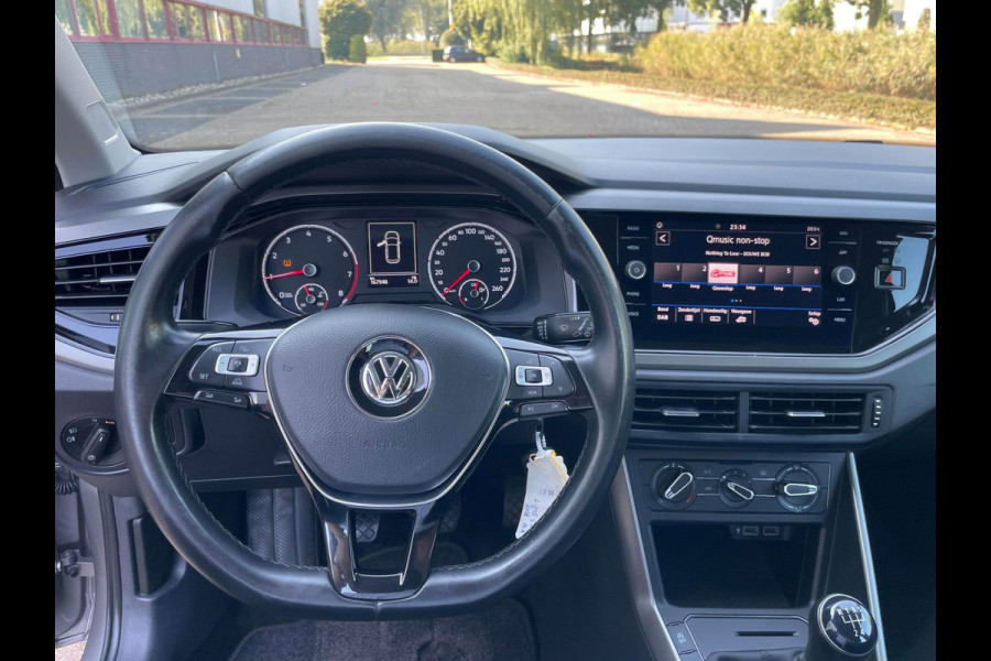 Volkswagen Polo 1.0 TSI Comfortline Connected Series / carplay