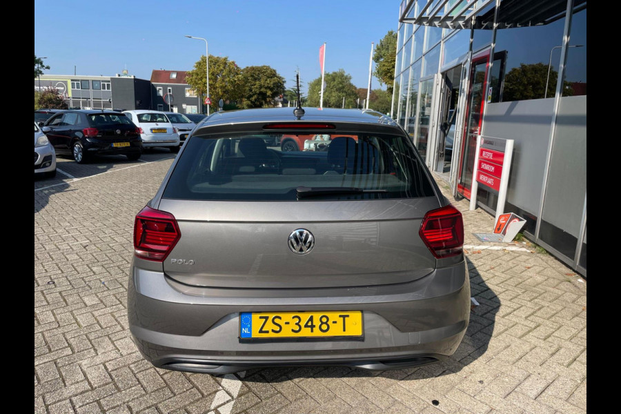 Volkswagen Polo 1.0 TSI Comfortline Connected Series / carplay