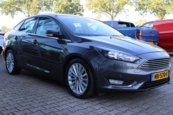 Ford Focus 1.5 Titanium | Wegklapbare Trekhaak | Climate Control | Navigatie | Lichtmetalen Velgen | Cruise Control |