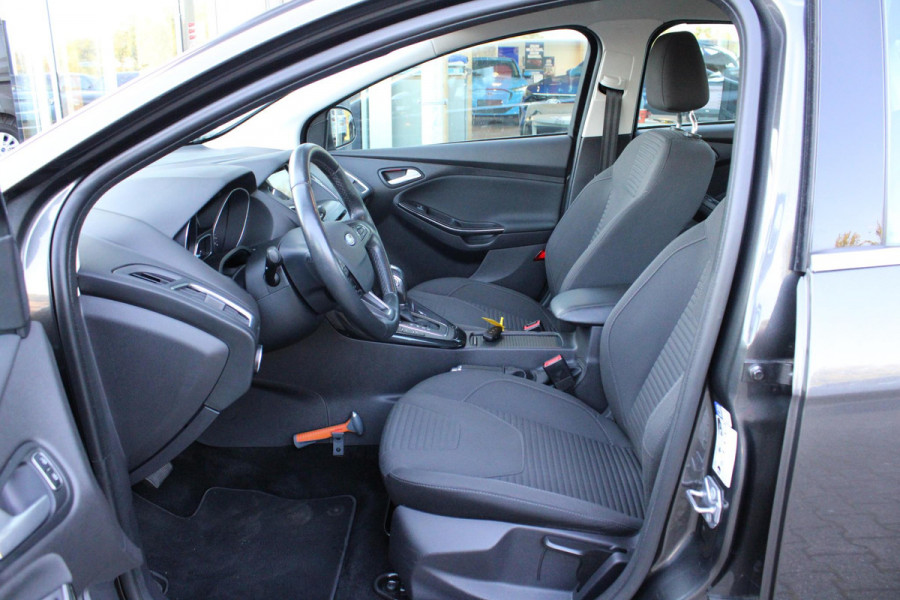 Ford Focus 1.5 Titanium | Wegklapbare Trekhaak | Climate Control | Navigatie | Lichtmetalen Velgen | Cruise Control |