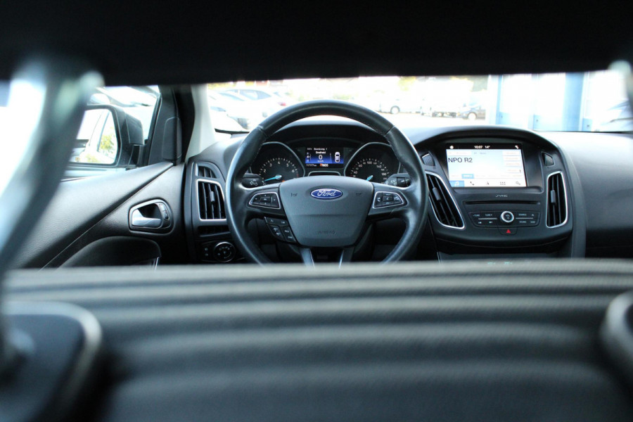 Ford Focus 1.5 Titanium | Wegklapbare Trekhaak | Climate Control | Navigatie | Lichtmetalen Velgen | Cruise Control |