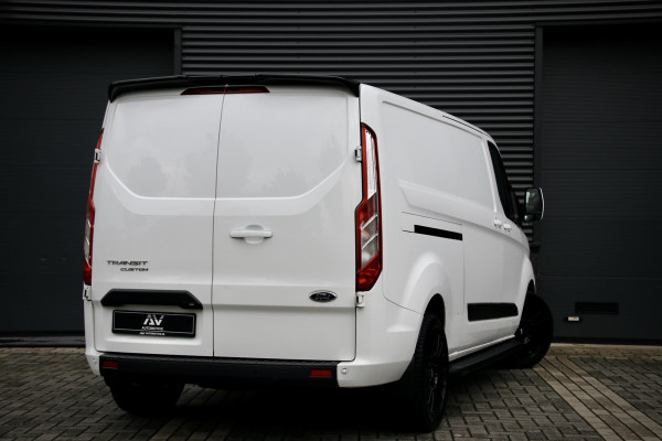 Ford Transit Custom 300 2.0 TDCI L2H1 | Camera | CarPlay | Raptor Edition | Stoelverwarming | Trekhaak | 3-Zitter | Nieuwe APK | Onderhoudsbeurt