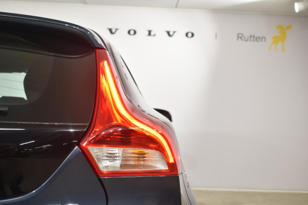 Volvo V40 T2 122PK Nordic+ / Sensus navigatie / Cruise Control / Park assist achter / Stoelverwarming /