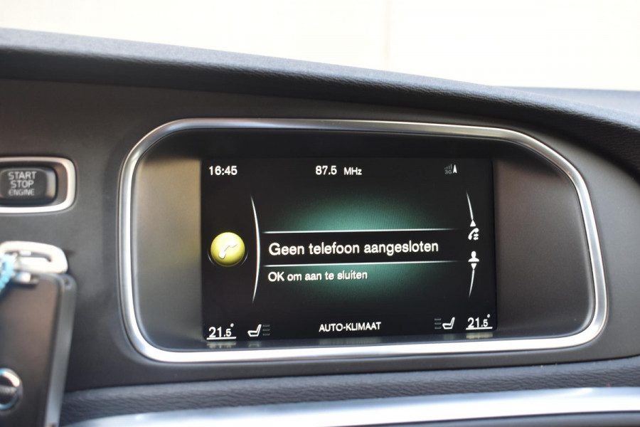 Volvo V40 T2 122PK Nordic+ / Sensus navigatie / Cruise Control / Park assist achter / Stoelverwarming /