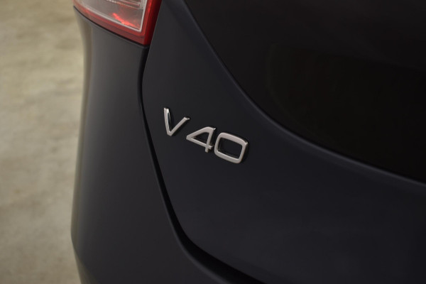 Volvo V40 T2 122PK Nordic+ / Sensus navigatie / Cruise Control / Park assist achter / Stoelverwarming /