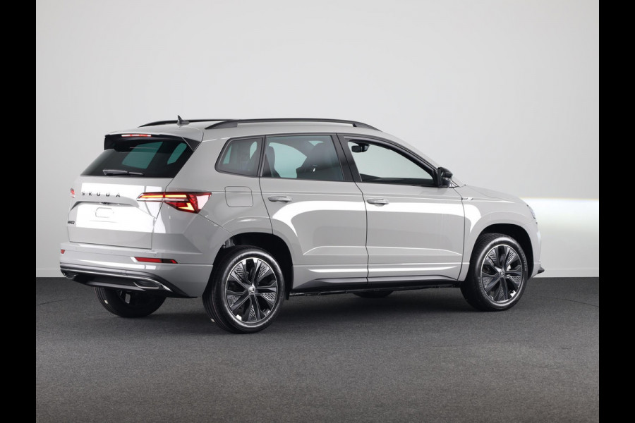 Škoda Karoq Sportline Business 1.5 TSI 150pk DSG-7 | Travel assist | Adaptive Cruise Control | Dode hoek sensoren