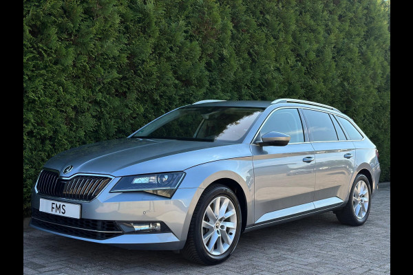 Škoda Superb Combi 2.0 TSI 4x4 CarPlay Trekhaak Camera