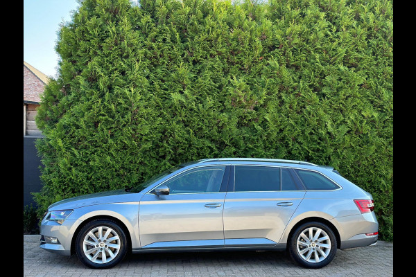 Škoda Superb Combi 2.0 TSI 4x4 CarPlay Trekhaak Camera