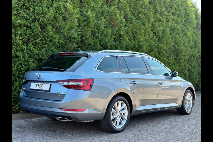 Škoda Superb Combi 2.0 TSI 4x4 CarPlay Trekhaak Camera