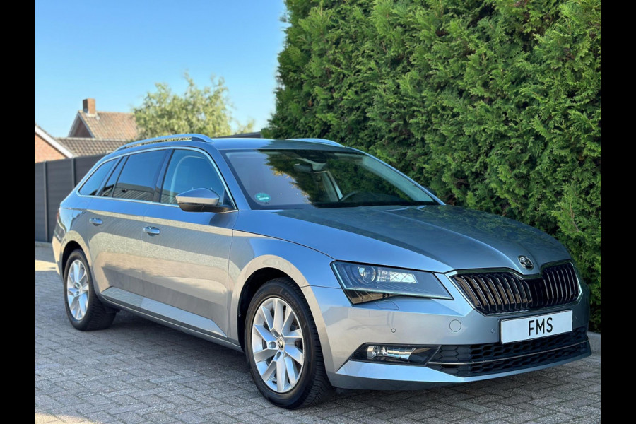 Škoda Superb Combi 2.0 TSI 4x4 CarPlay Trekhaak Camera