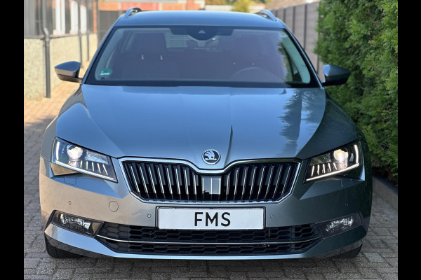 Škoda Superb Combi 2.0 TSI 4x4 CarPlay Trekhaak Camera