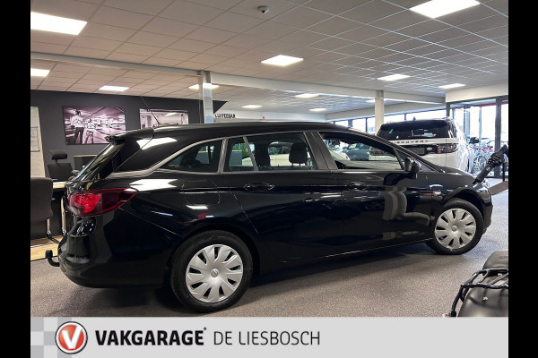 Opel Astra Sports Tourer 1.2 Business Edition navigatie / cruise control / pdc / boeken / afn trekhaak / nieuwe distributie