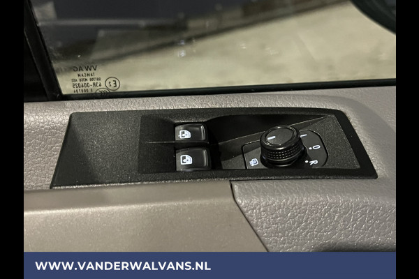 Volkswagen Crafter 2.0TDI L3H3 (Oude L2H2) Euro6 Airco | Camera | Apple Carplay | Trekhaak Parkeersensoren, Stoelverwarming, Bijrijdersbank, Android Auto