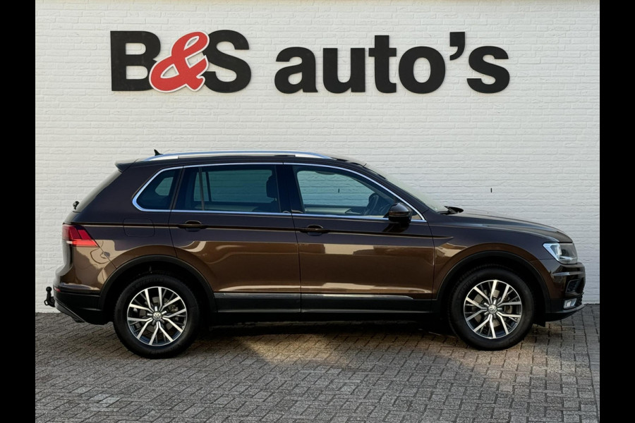 Volkswagen Tiguan 1.4 TSI ACT Highline Trekhaak Navigatie Adaptive cruise Pdc voor en achter Clima