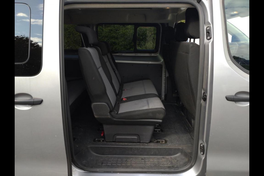 Toyota Proace Shuttle 1.5 D-4D Navigator Medium