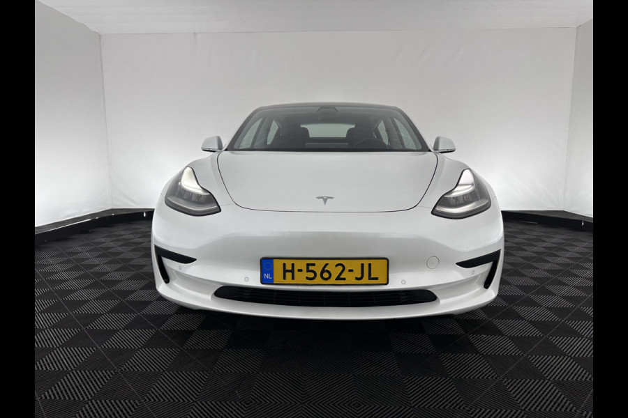 Tesla Model 3 Standard RWD Plus 60 kWh [ 3-Fase ] (INCL-BTW) Aut. *PANO | AUTO-PILOT | NAPPA-VOLLEDER | KEYLESS | FULL-LED | MEMORY-PACK | SURROUND-VIEW | DAB | APP-CONNECT | VIRTUAL-COCKPIT | LANE-ASSIST | TOWBAR | COMFORT-SEATS*