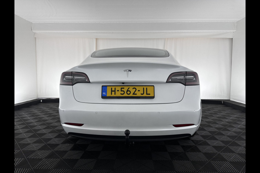 Tesla Model 3 Standard RWD Plus 60 kWh [ 3-Fase ] (INCL-BTW) Aut. *PANO | AUTO-PILOT | NAPPA-VOLLEDER | KEYLESS | FULL-LED | MEMORY-PACK | SURROUND-VIEW | DAB | APP-CONNECT | VIRTUAL-COCKPIT | LANE-ASSIST | TOWBAR | COMFORT-SEATS*