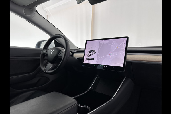 Tesla Model 3 Standard RWD Plus 60 kWh [ 3-Fase ] (INCL-BTW) Aut. *PANO | AUTO-PILOT | NAPPA-VOLLEDER | KEYLESS | FULL-LED | MEMORY-PACK | SURROUND-VIEW | DAB | APP-CONNECT | VIRTUAL-COCKPIT | LANE-ASSIST | TOWBAR | COMFORT-SEATS*