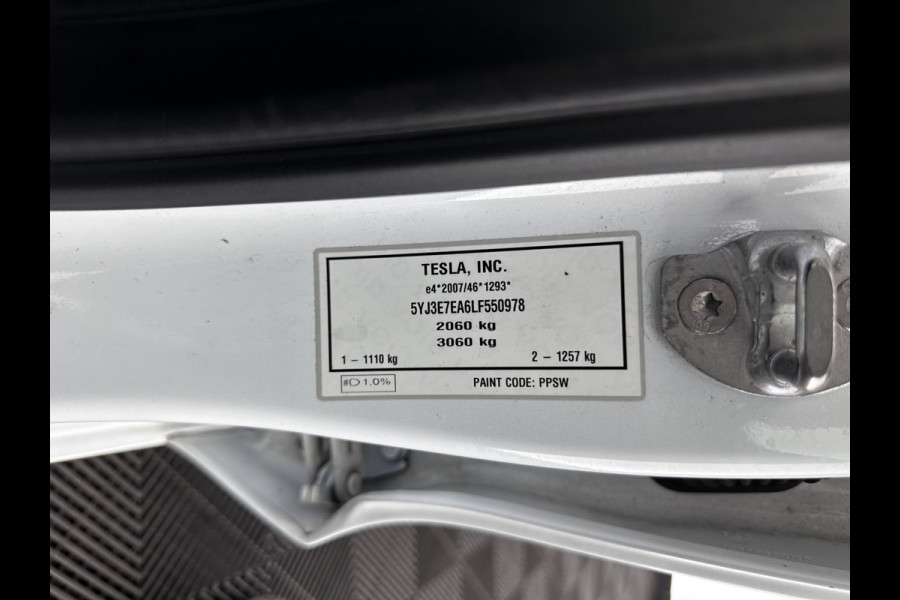 Tesla Model 3 Standard RWD Plus 60 kWh [ 3-Fase ] (INCL-BTW) Aut. *PANO | AUTO-PILOT | NAPPA-VOLLEDER | KEYLESS | FULL-LED | MEMORY-PACK | SURROUND-VIEW | DAB | APP-CONNECT | VIRTUAL-COCKPIT | LANE-ASSIST | TOWBAR | COMFORT-SEATS*