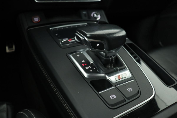 Audi Q5 3.0 TFSI quattro Pro Line Plus | Panoramadak | Trekhaak | Leder | Carplay | Stoelverwarming | Matrix LED | DAB | Virtual Cockpit | Keyless | Navigatie