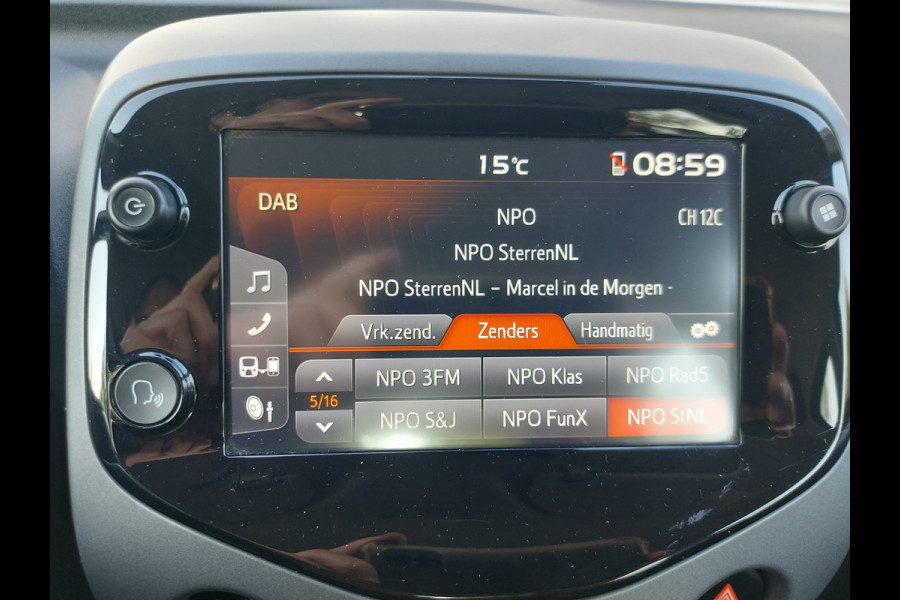 Toyota Aygo 1.0 VVT-i x-play Automaat, airco,achteruitrijcamera,Apple Carplay/dab,