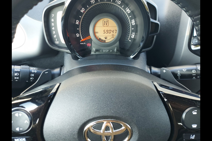 Toyota Aygo 1.0 VVT-i x-play Automaat, airco,achteruitrijcamera,Apple Carplay/dab,