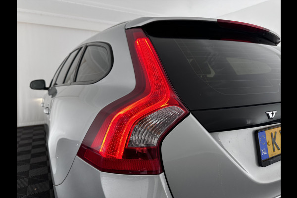 Volvo V60 2.4 D5 AWD Twin Engine Summum Tecnology-Pack Aut. *PANO | NAVI-FULLMAP | ADAPT.CRUISE | NAPPA-FULL-LEATHER | BI-XENON | CAMERA | MEMORY-PACK | ECC | PDC | TOWBAR | SPORT-SEATS | 18"ALU*