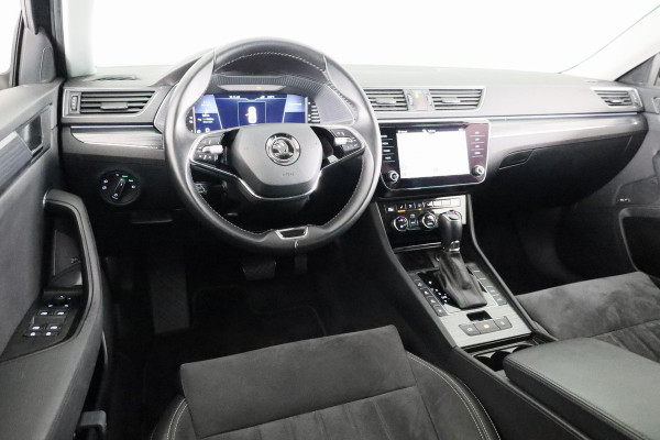 Škoda Superb Combi 1.4 TSI iV Business Edition Plus Navigatie | Virtual cockpit | Leder/Alcantara | Parkeersensoren | Adaptive Cruise