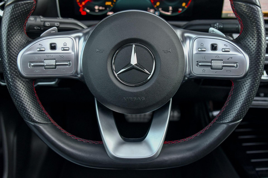 Mercedes-Benz A-Klasse 200 AMG Night ed, Pano, Camera, Sfeer, CarPlay!