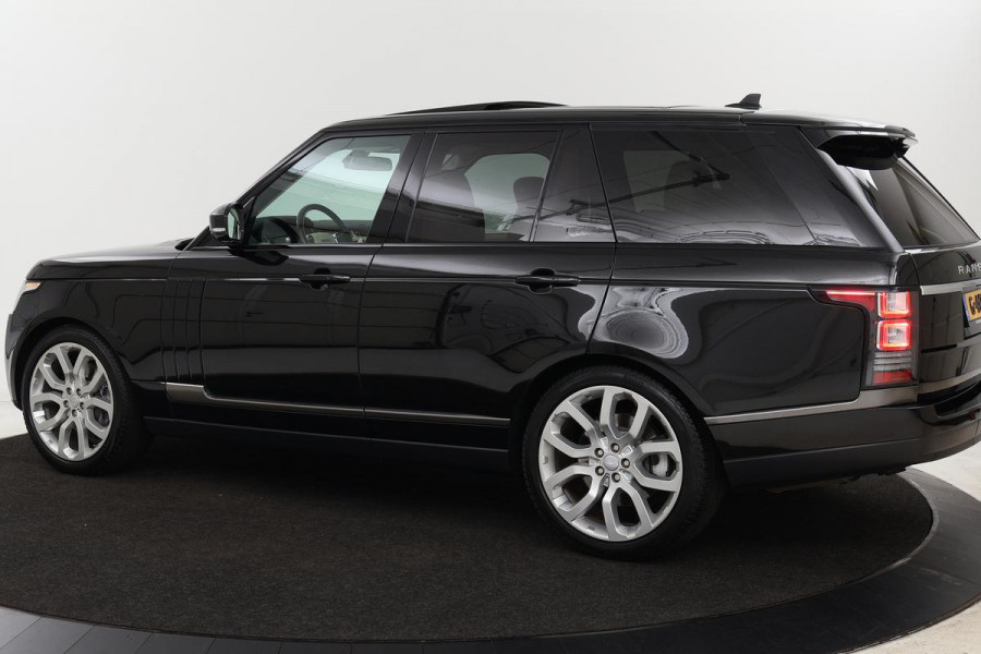 Land Rover Range Rover 5.0 V8 Vogue | Panoramadak | Massage | Stoelventilatie | Meridian | Standkachel | Trekhaak | 360 camera | Keyless | Leder | Navigatie | Dodehoek detectie | Verwarmd stuurwiel