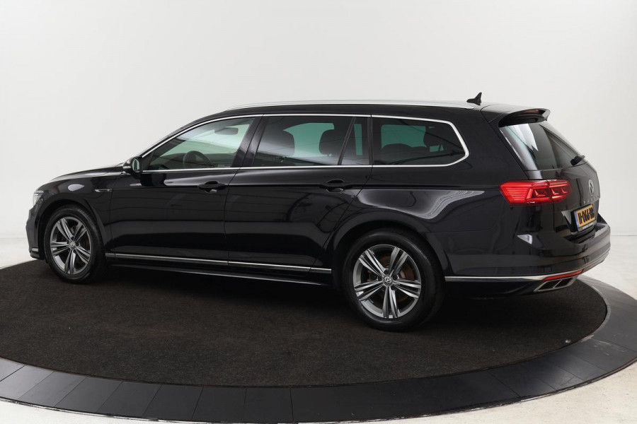 Volkswagen Passat 1.5 TSI Elegance R | Matrix LED | Stoelverwarming | Camera | Leder/Alcantara | Adaptive cruise | Carplay | Navigatie | Keyless| DAB | Active Info