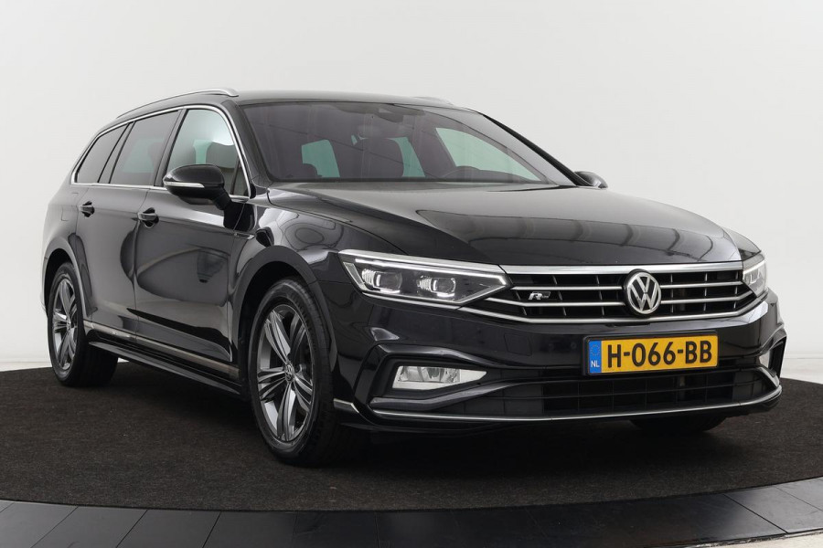 Volkswagen Passat 1.5 TSI Elegance R | Matrix LED | Stoelverwarming | Camera | Leder/Alcantara | Adaptive cruise | Carplay | Navigatie | Keyless| DAB | Active Info