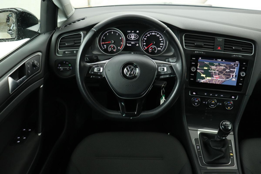 Volkswagen Golf 1.5 TSI Comfortline | 1e eigenaar | Carplay | Camera | DAB+ | Navigatie | Adaptive Cruise | PDC | Climate control