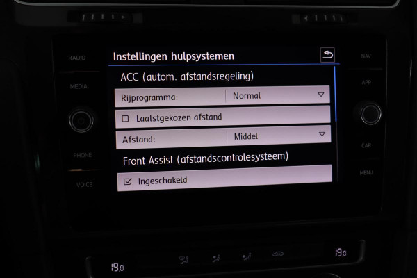 Volkswagen Golf 1.5 TSI Comfortline | 1e eigenaar | Carplay | Camera | DAB+ | Navigatie | Adaptive Cruise | PDC | Climate control