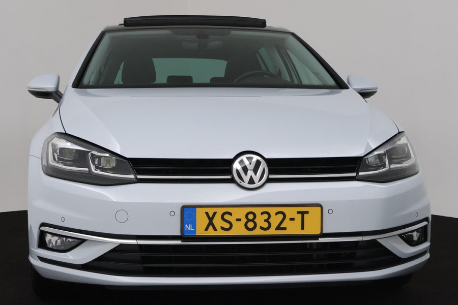 Volkswagen Golf 1.0 TSI Comfortline Business Automaat (PANORAMADAK, ADAPTIVE, STOELV, NAVI, PDC, CAMERA, NL-AUTO, DEALER ONDERH)