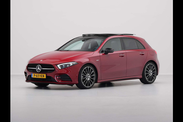 Mercedes-Benz A-Klasse 180 Business Solution AMG Panorama Camera Stoelverwarming Navigatie 114