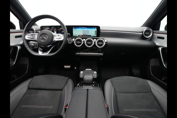 Mercedes-Benz A-Klasse 180 Business Solution AMG Panorama Camera Stoelverwarming Navigatie 114