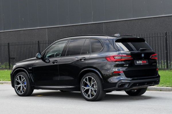 BMW X5 XDrive45e High Executive M-Sport. Luchtvering, Pano, 360, Trekhaak, Leder, Sfeer, 21'' CarPlay!