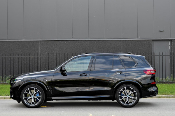 BMW X5 XDrive45e High Executive M-Sport. Luchtvering, Pano, 360, Trekhaak, Leder, Sfeer, 21'' CarPlay!