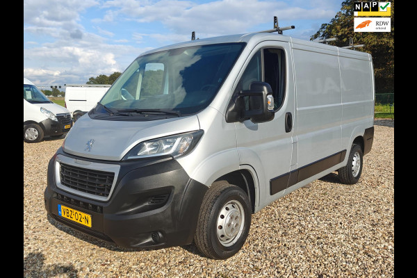 Peugeot Boxer 330 2.2 BlueHDi 140 pk L2H1 , Lang , Airco , Navi , camera , cruise , Apk okt. 2025 1e Eig.