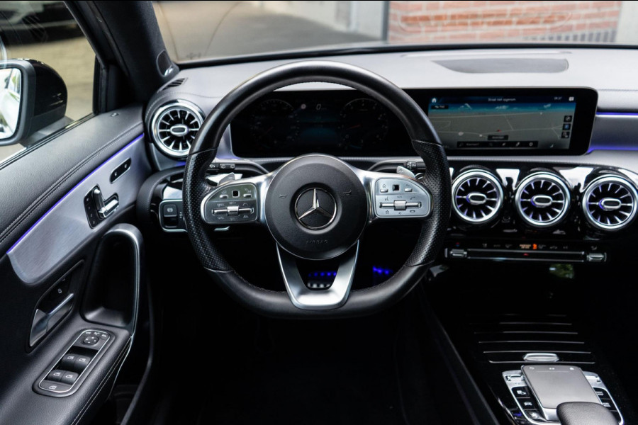 Mercedes-Benz A-Klasse 250 AMG Night PANO / 360 / BURMESTER