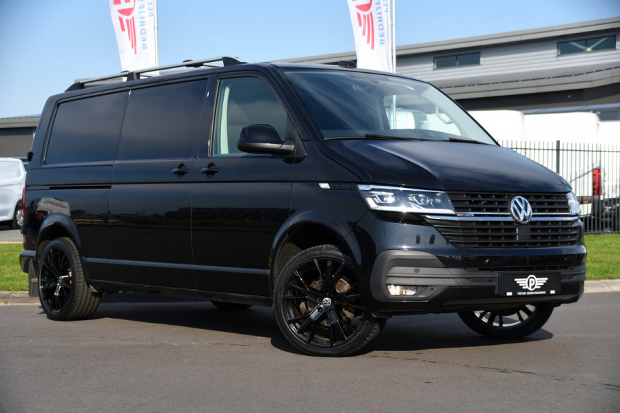 Volkswagen Transporter 2.0 TDI L2H1 30 4Motion Black Edition Adaptieve Cruise, Camera, Carplay, NAVI, Automaat, Sensoren, Trekhaak, Standkachel, Stoelverwaming!