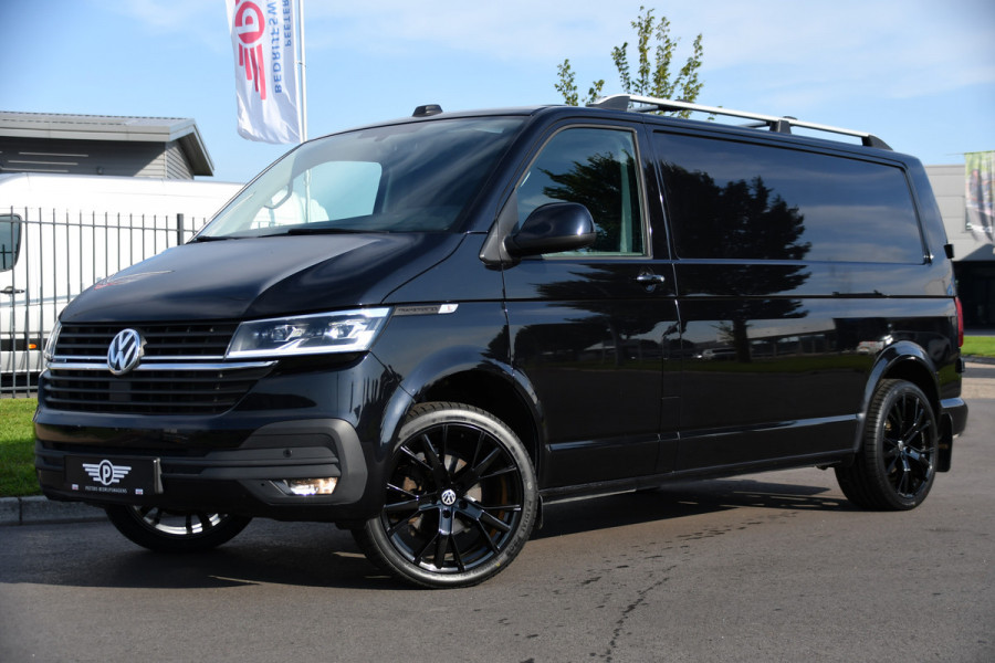 Volkswagen Transporter 2.0 TDI L2H1 30 4Motion Black Edition Adaptieve Cruise, Camera, Carplay, NAVI, Automaat, Sensoren, Trekhaak, Standkachel, Stoelverwaming!